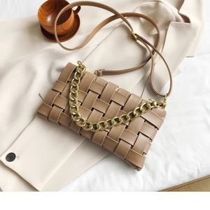 Oliver & Annis Crossbody Bag